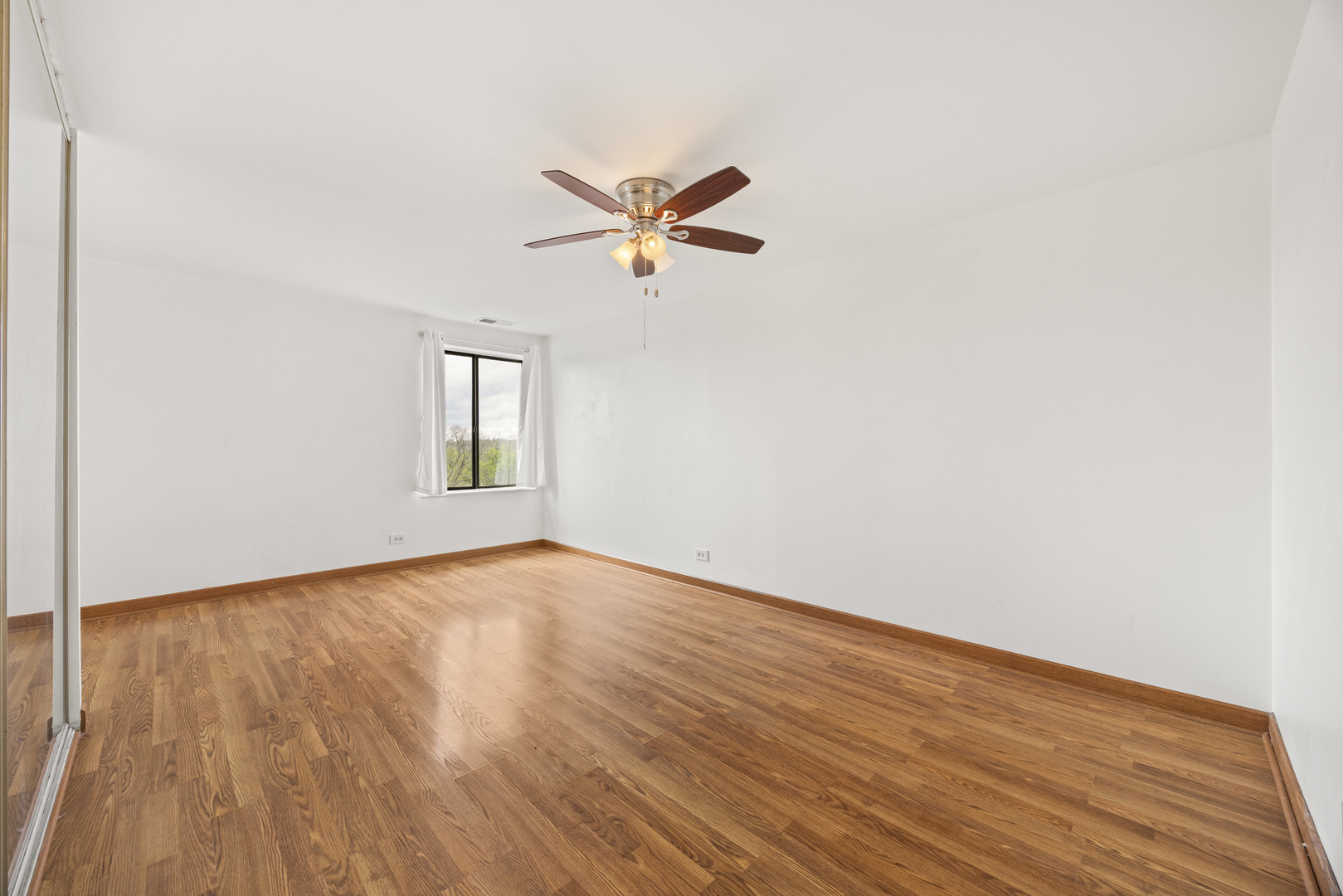 425 Walnut Creek Road, Unit 1608 Lisle, IL 60532 - Photo 11 of 22 Gallery Image 11