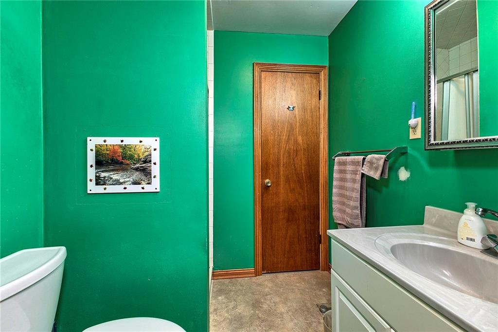 2555 Warren Road Indiana, PA 15701 - Photo 14 of 42 En-suite Bathroom in Primary Bedroom