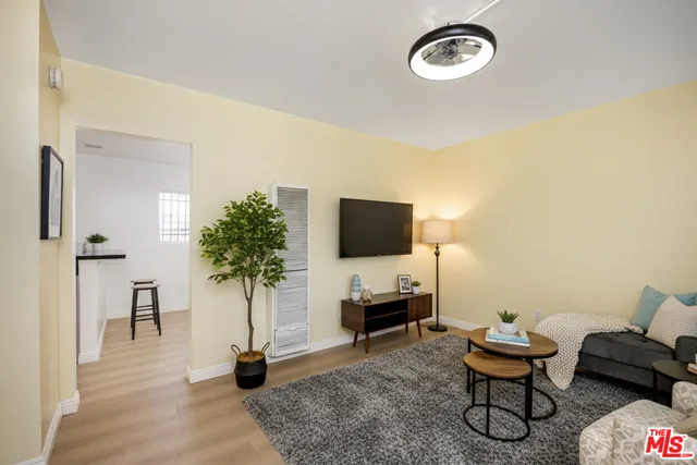 $3,300 | 3620 South Budlong Avenue, Unit 5, Los Angeles, CA 90007