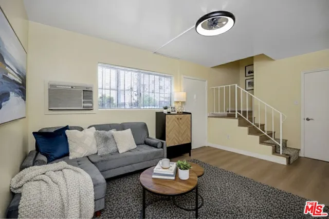 $3,300 | 3620 South Budlong Avenue, Unit 5, Los Angeles, CA 90007