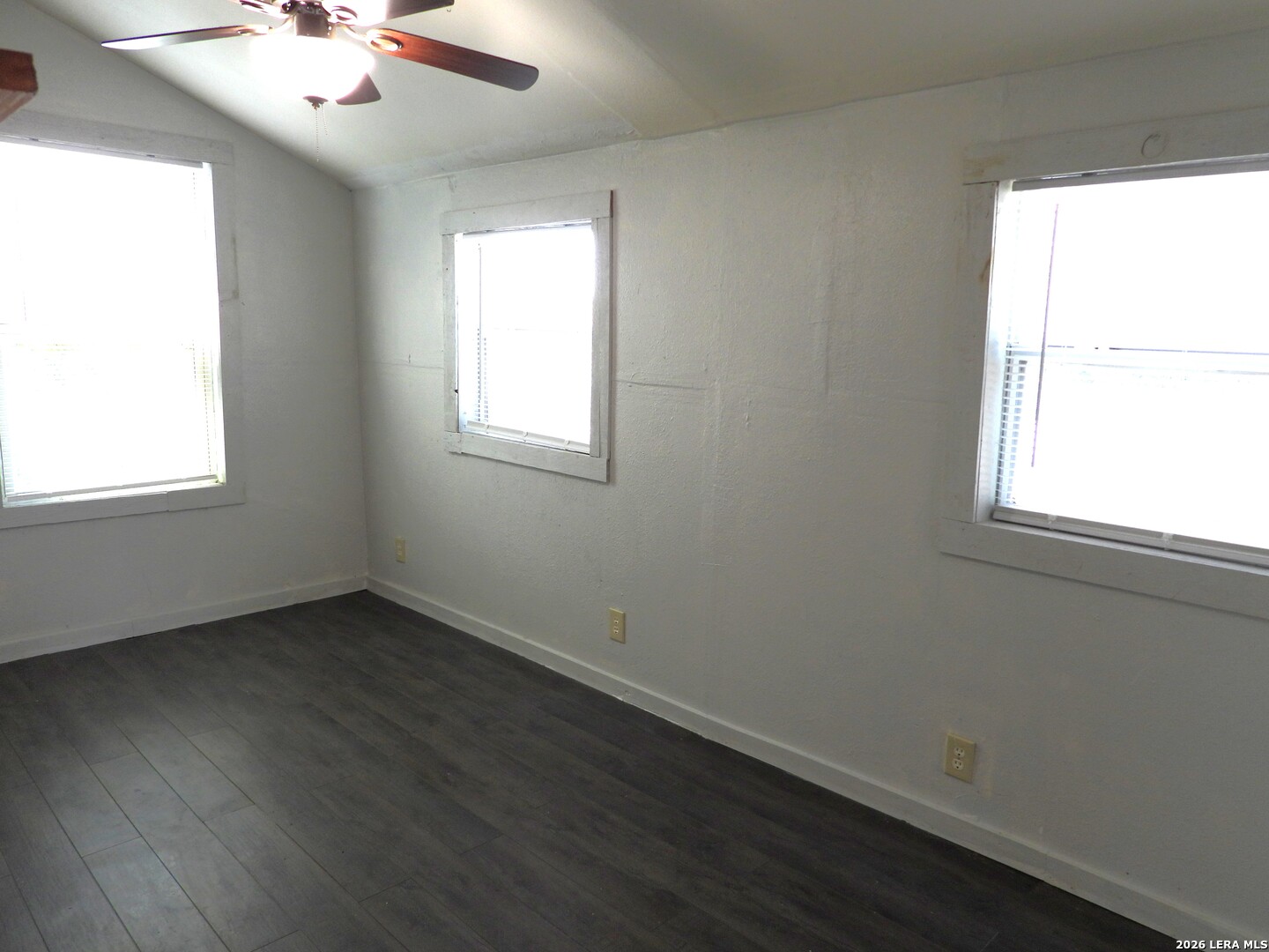 484 Ave R Lakehills, TX 78063 - Photo 31 of 77 Gallery Image 31