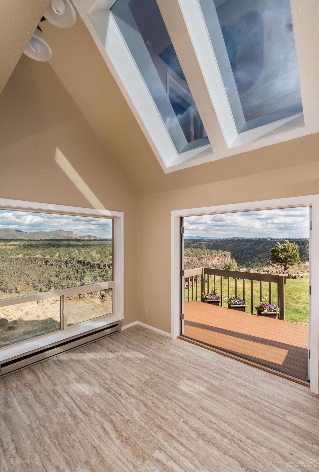 5457 Southwest Trout Road Terrebonne, OR 97760 - Photo 12 of 25 Gallery Image 12
