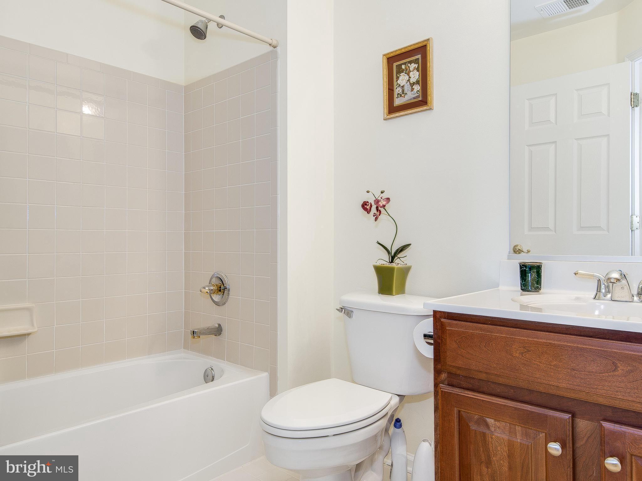 9625 Greenel Road Damascus, MD 20872 - Photo 21 of 30 Upper Level Full Bath