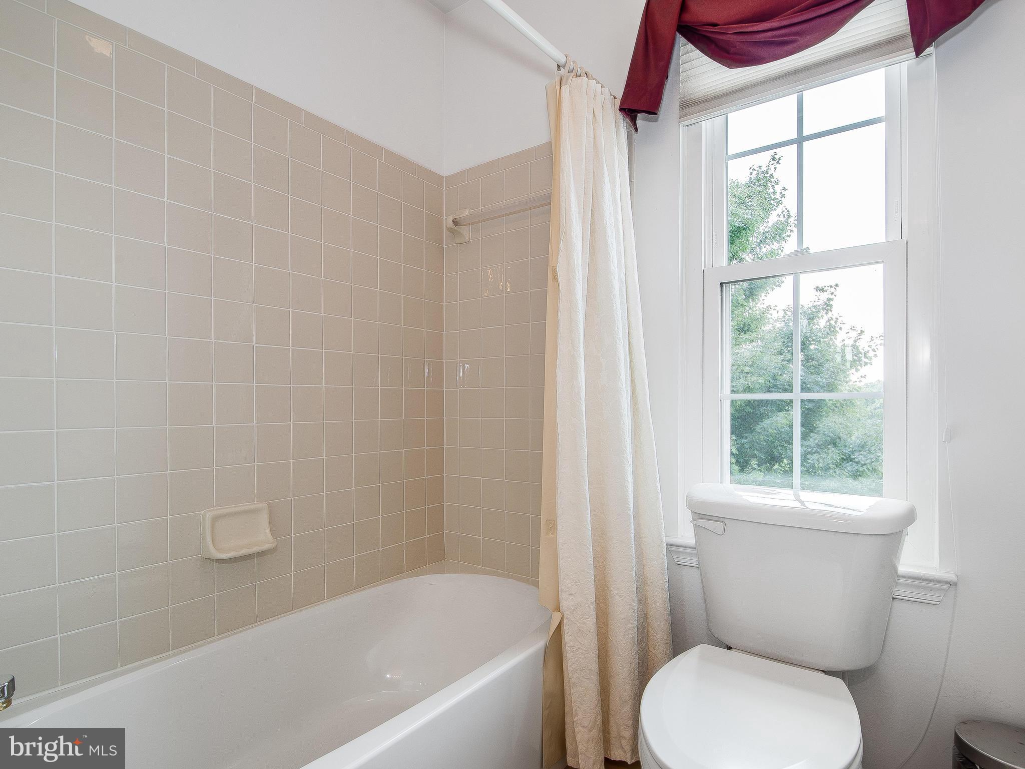 9625 Greenel Road Damascus, MD 20872 - Photo 23 of 30 Upper Level Full Bath