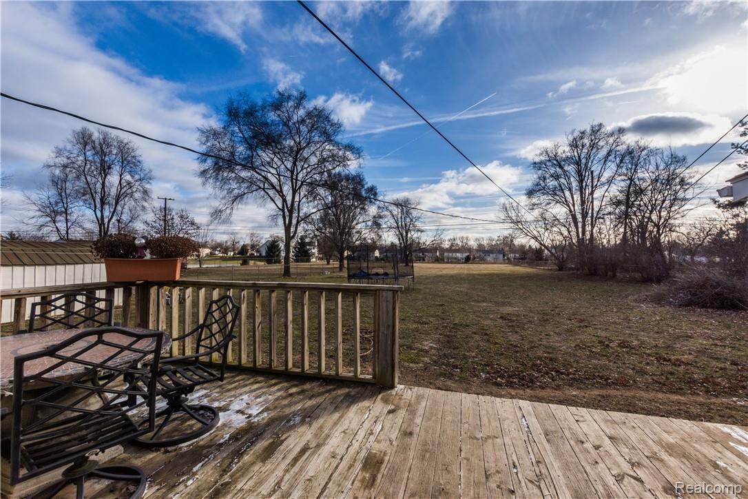 2412 Durham Road Utica, MI 48317 - Photo 24 of 25 2412 Durham-17.jpg