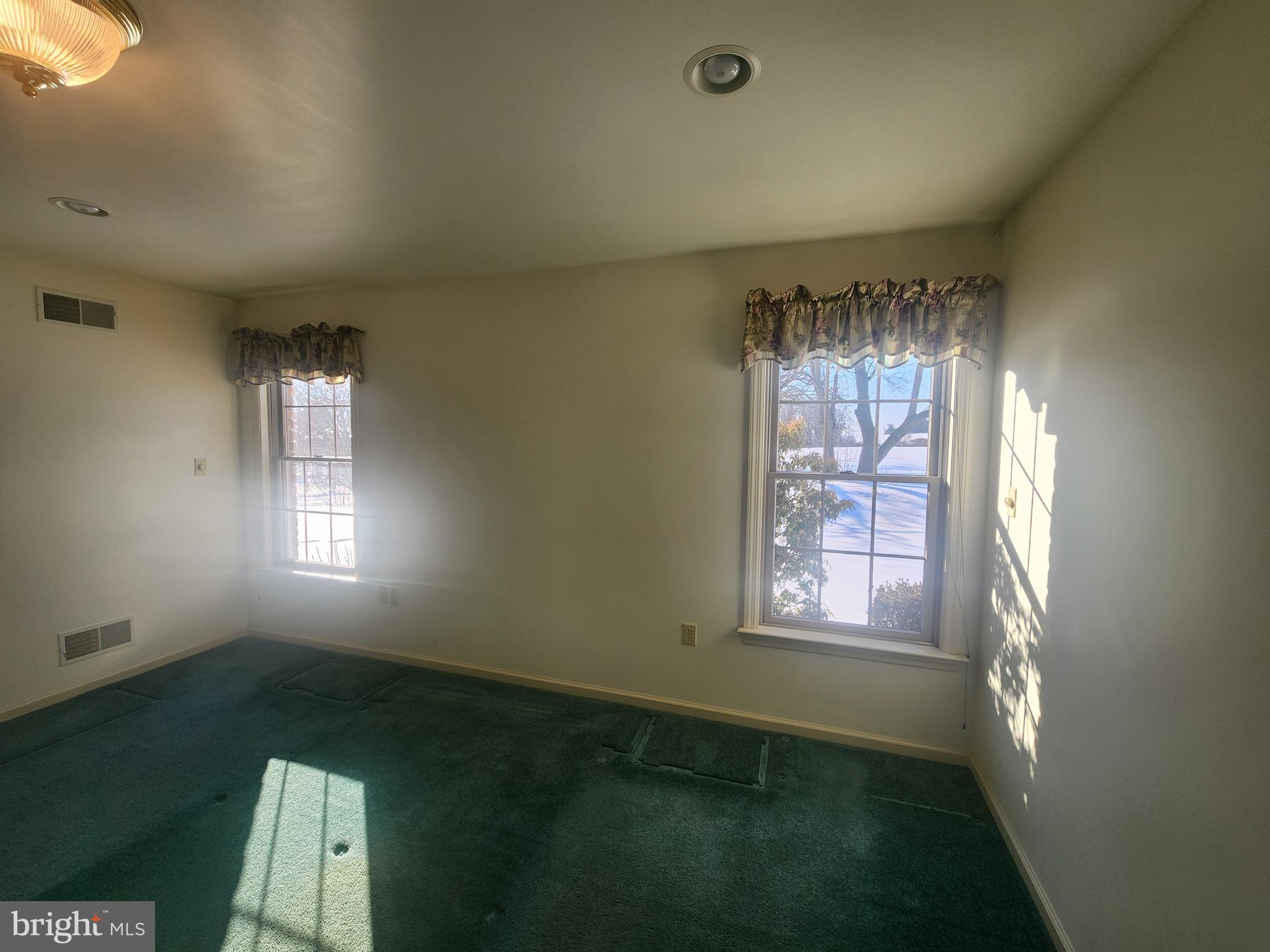 33 Tara Drive Lititz, PA 17543 - Photo 28 of 53 a view of an empty room with a window