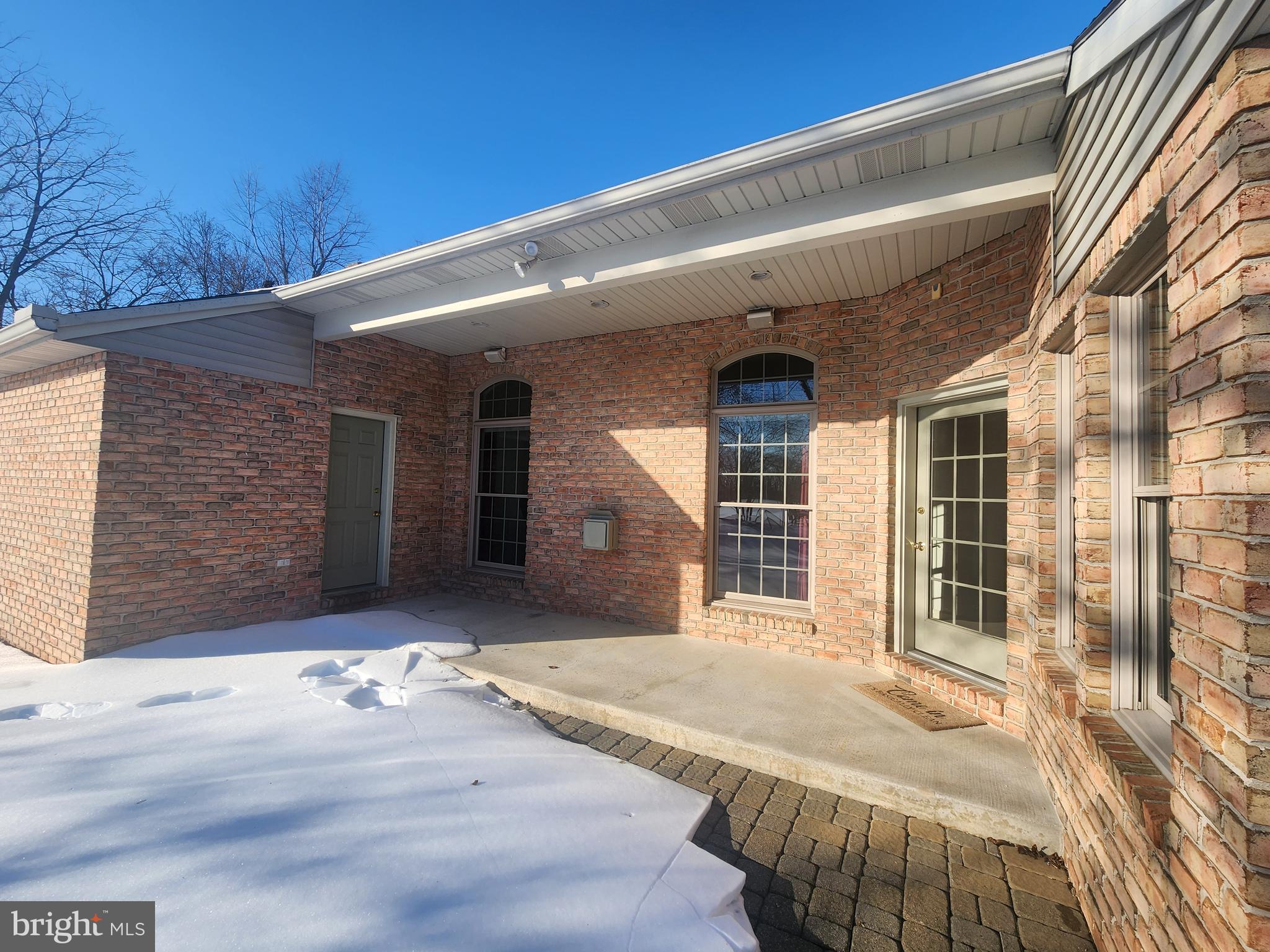 33 Tara Drive Lititz, PA 17543 - Photo 6 of 53 a front view of a house