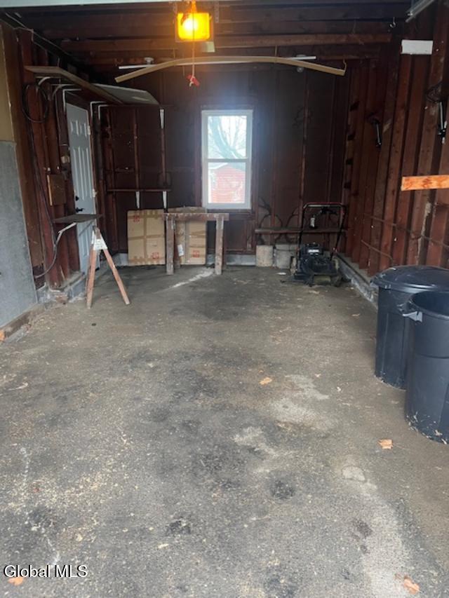 7 Merrifield Place Bethlehem, NY 12054 - Photo 13 of 14 7 garage 1