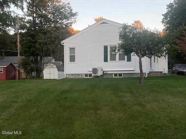 7 Merrifield Place Bethlehem, NY 12054 - Photo 2 of 14 7 merr side