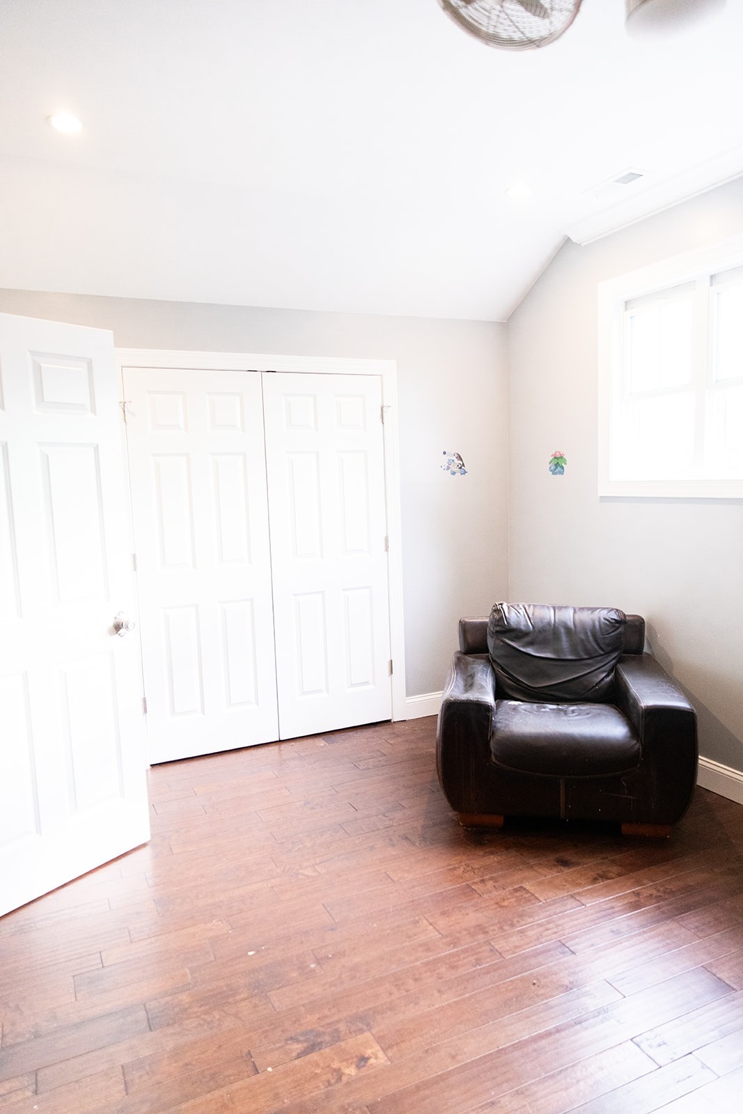 857 Hicks Cut Road Pulaski, TN 38478 - Photo 49 of 80 a living room with furniture and a white door