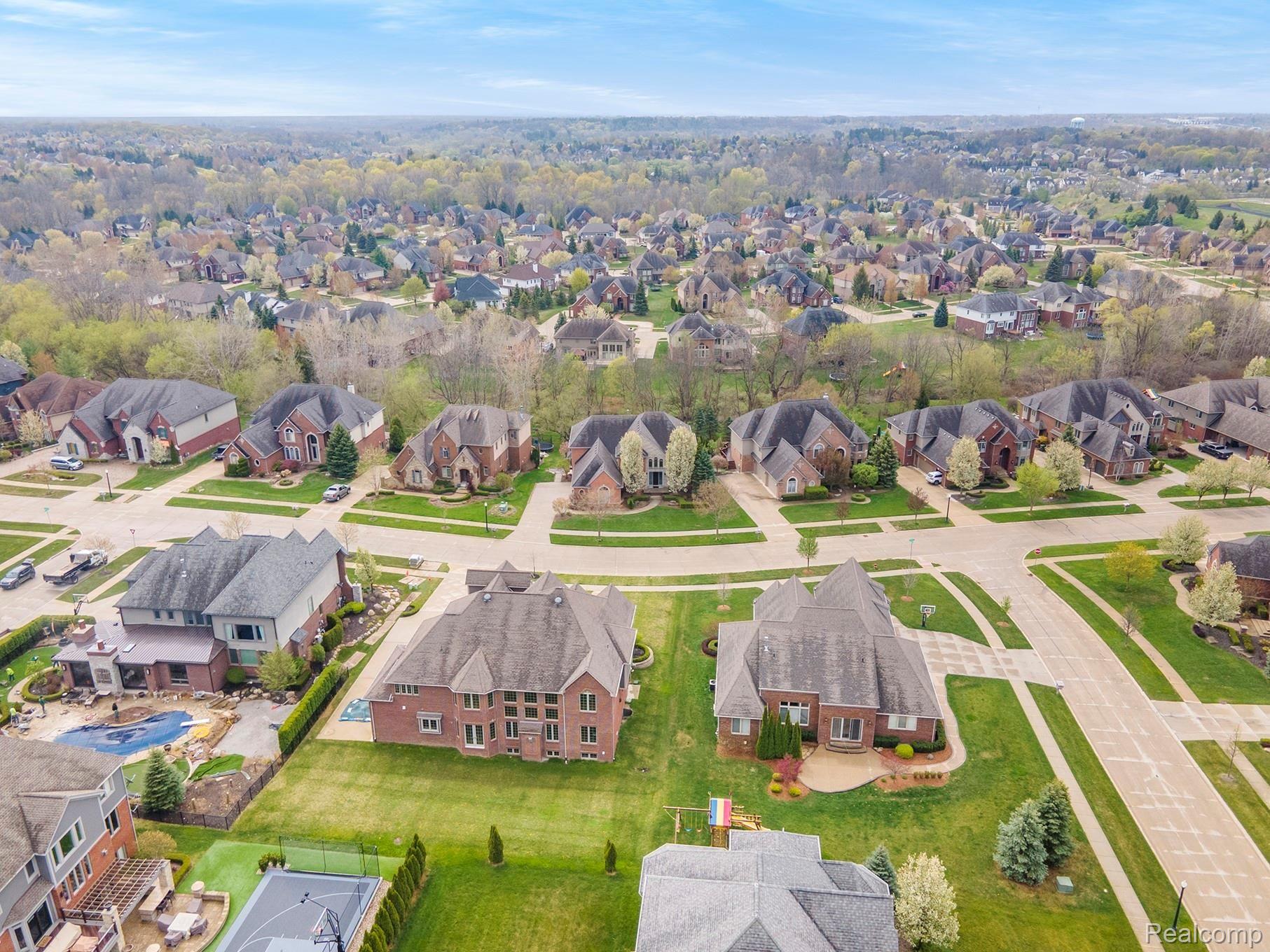 769 Quarry Drive Rochester, MI 48306 - Photo 44 of 45 DJI_0648.jpg