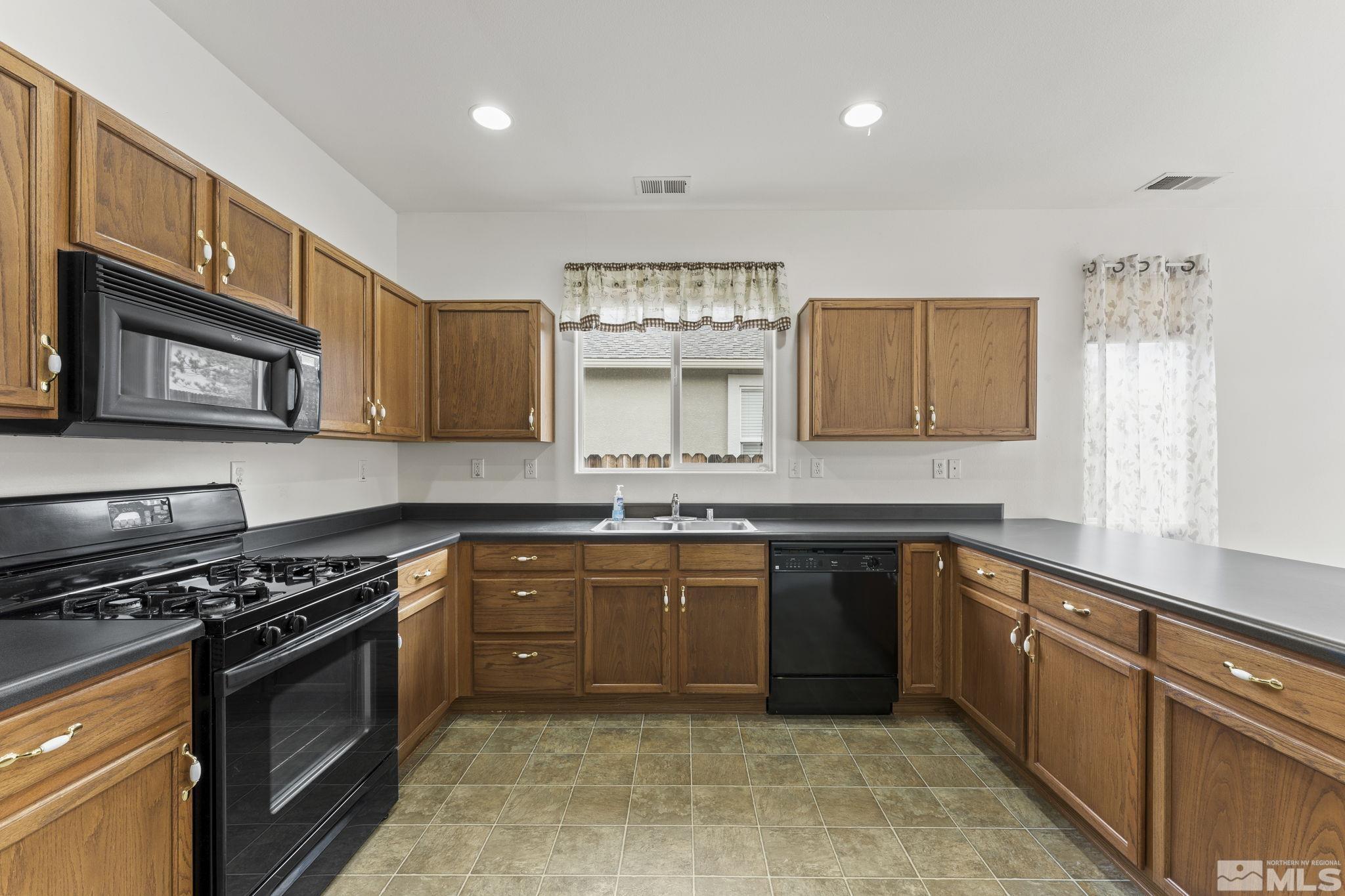 2256 Rio Lobo Lane Reno, NV 89521 - Photo 9 of 38 Photo 9