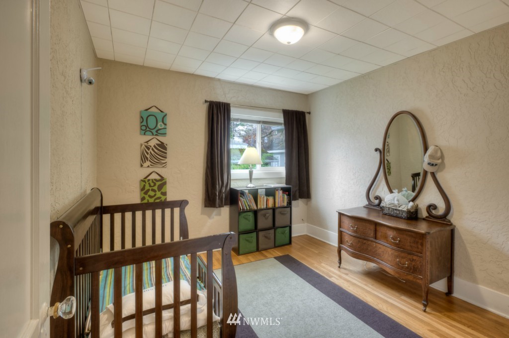 746 North 76th Street Seattle, WA 98103 - Photo 5 of 11 Gallery Image 5