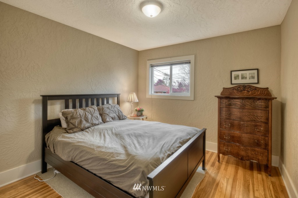 746 North 76th Street Seattle, WA 98103 - Photo 6 of 11 Gallery Image 6