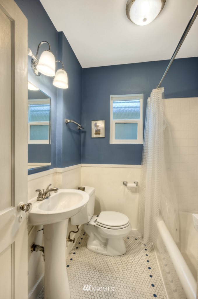 746 North 76th Street Seattle, WA 98103 - Photo 7 of 11 Gallery Image 7