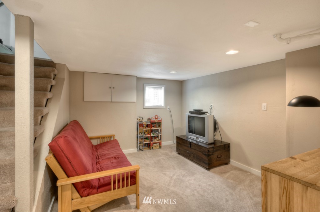 746 North 76th Street Seattle, WA 98103 - Photo 9 of 11 Gallery Image 9
