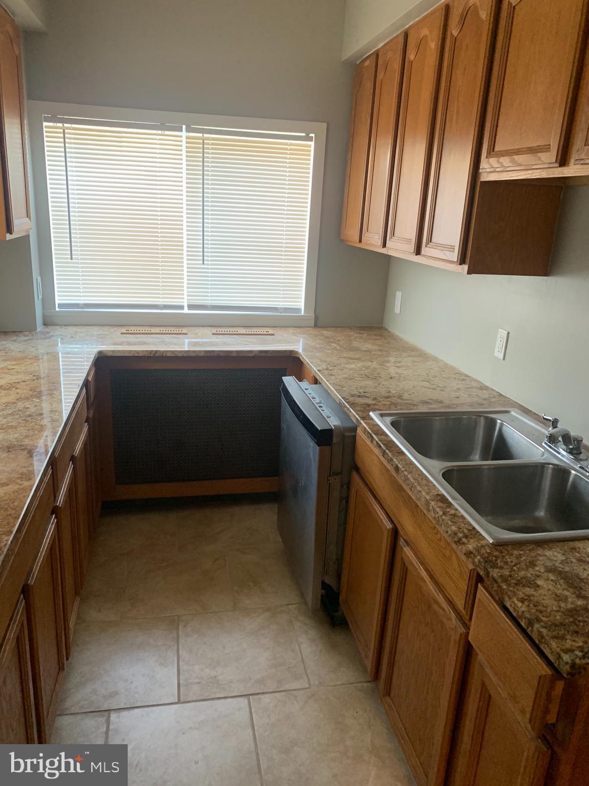 502 Riverside Avenue Trenton, NJ 08618 - Photo 6 of 13 Gallery Image 6