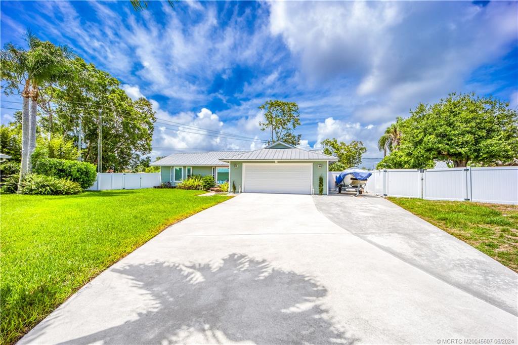 4642 Southeast Shady Ridge Lane Stuart, FL 34997 - Photo 3 of 34