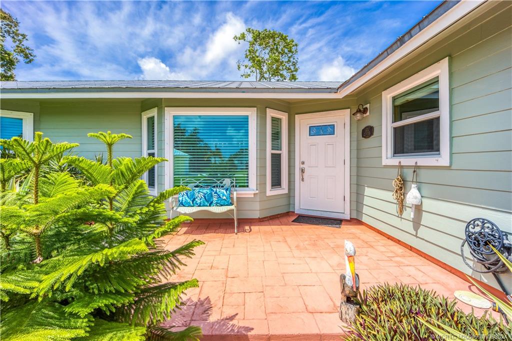 4642 Southeast Shady Ridge Lane Stuart, FL 34997 - Photo 6 of 34