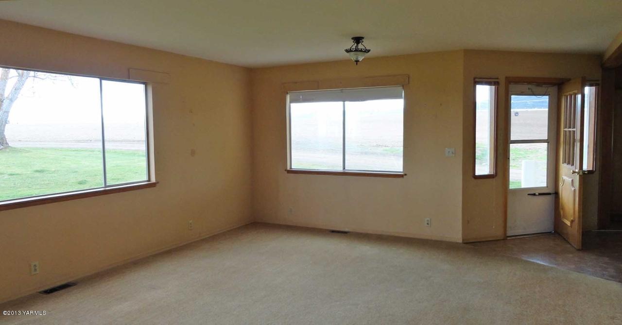 1993 Cook Road Yakima, WA 98908 - Photo 5 of 25