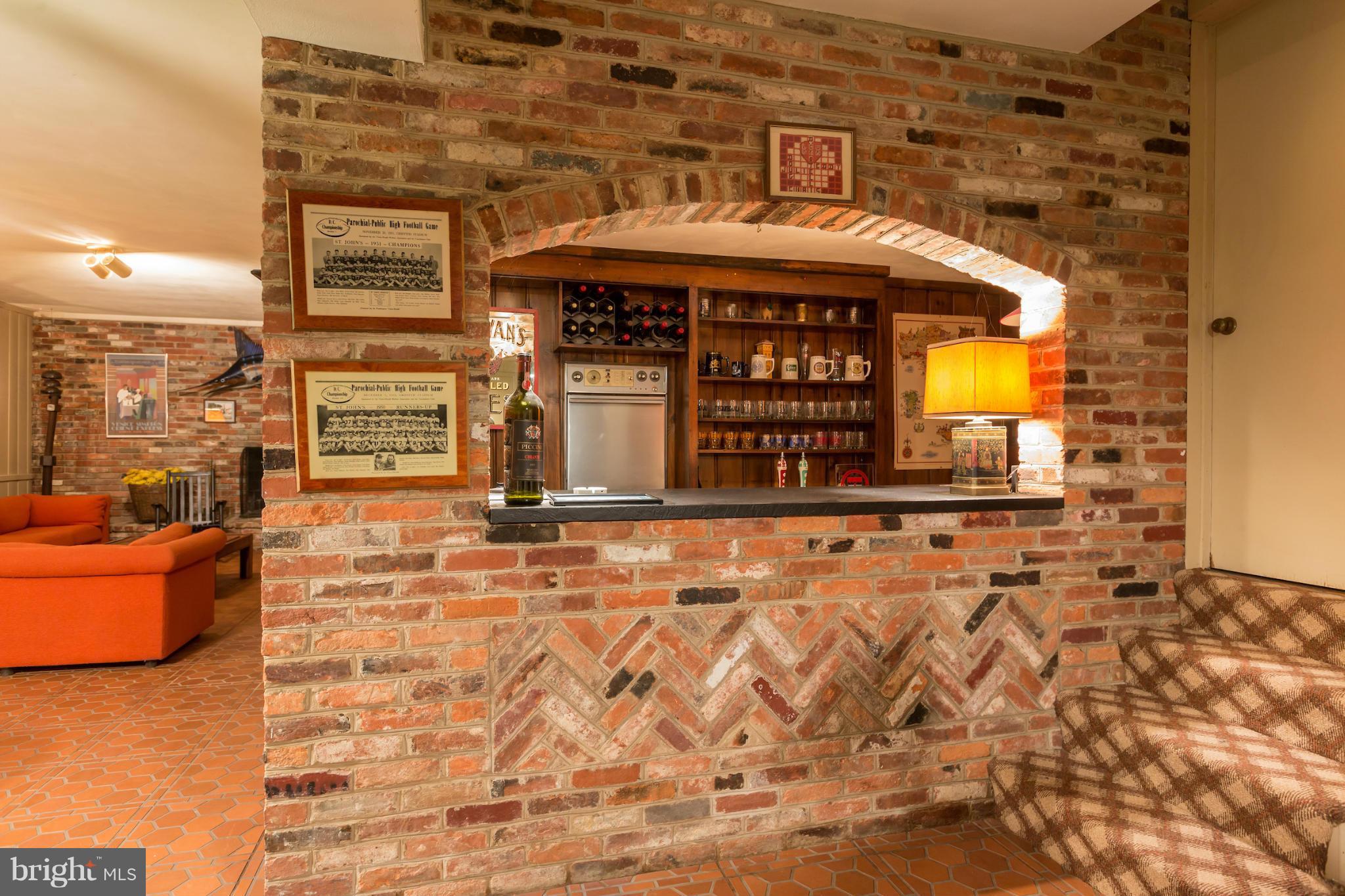 9490 River Road Potomac, MD 20854 - Photo 24 of 30 Lower-Level Full Bar