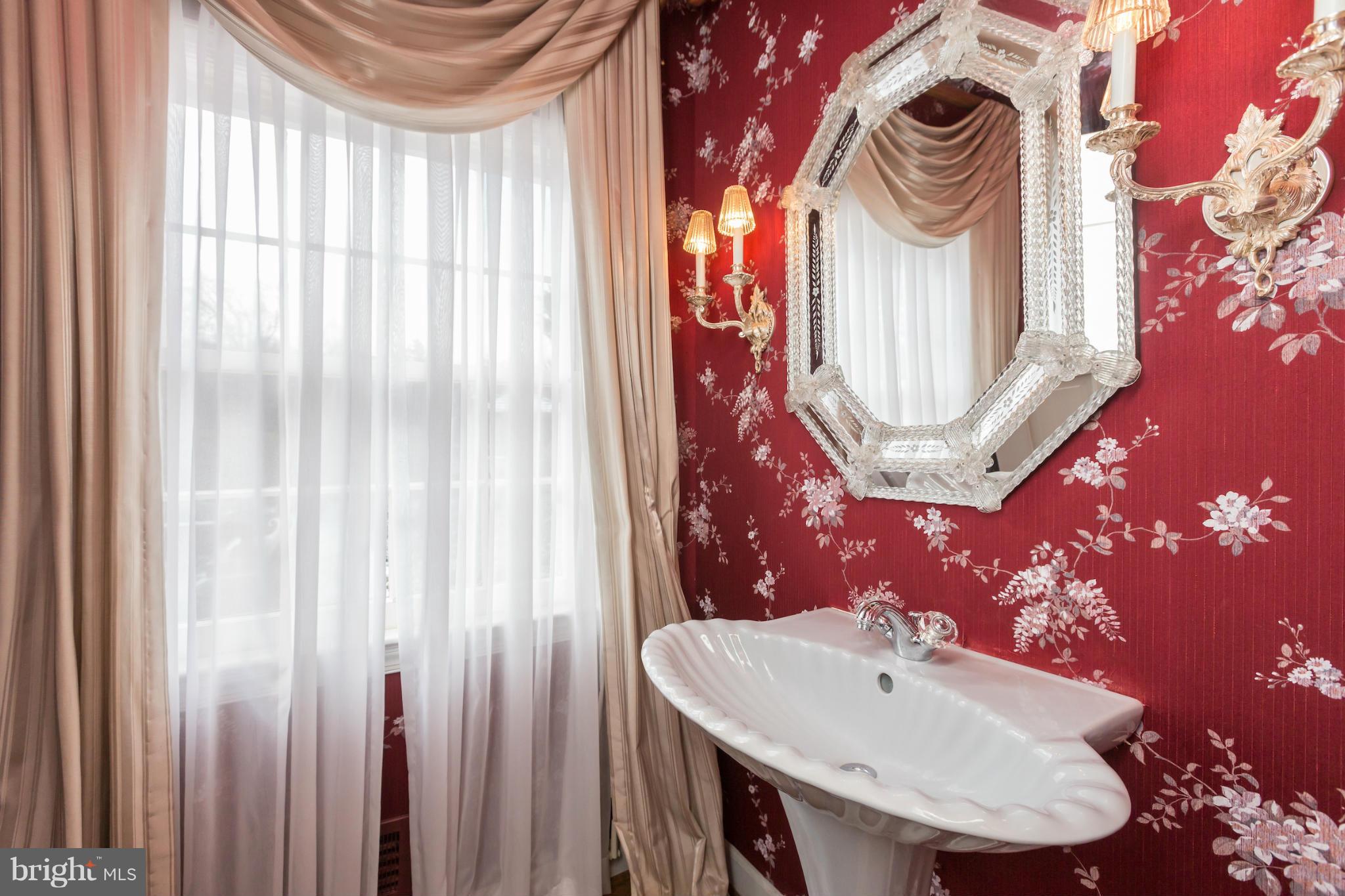 9490 River Road Potomac, MD 20854 - Photo 6 of 30 Powder Room