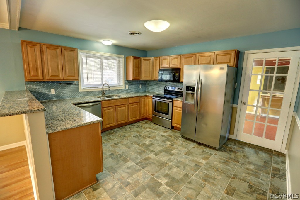 4110 Sheringham Road North Chesterfield, VA 23236 - Photo 4 of 23 Gallery Image 4