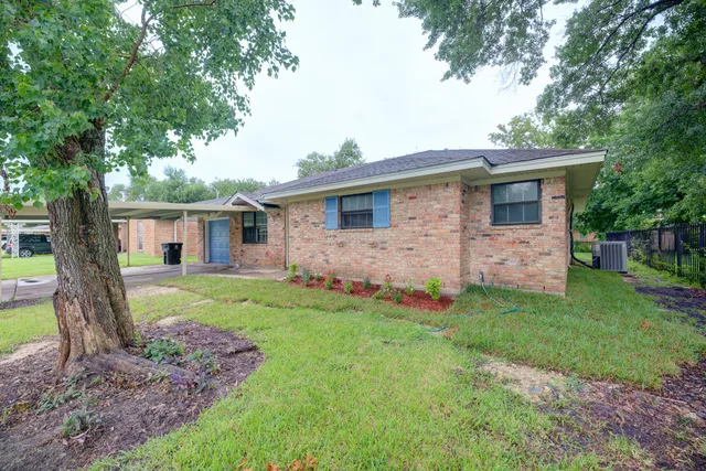 $245,000 | 5535 Elm Spring Drive, Houston, TX 77048