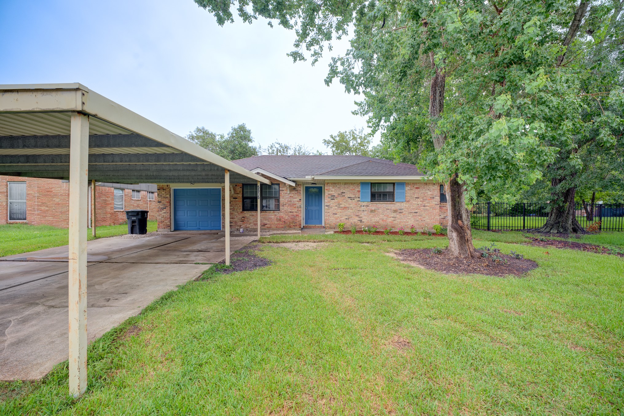 5535 Elm Spring Drive Houston, TX 77048 - Photo 4 of 39