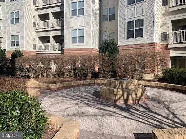 $2,800 | 9480 Virginia Center Boulevard, Unit 320, Vienna, VA 22181