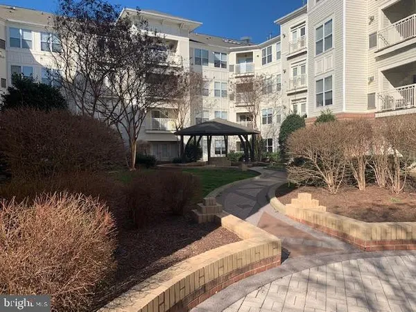 $2,800 | 9480 Virginia Center Boulevard, Unit 320, Vienna, VA 22181