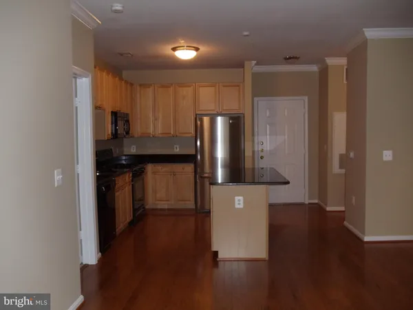 $2,800 | 9480 Virginia Center Boulevard, Unit 320, Vienna, VA 22181
