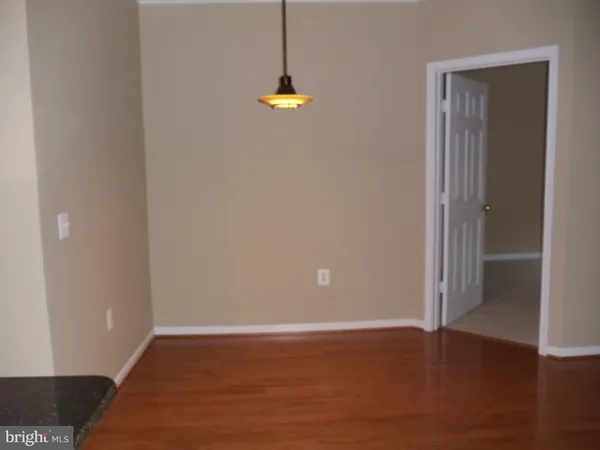 $2,800 | 9480 Virginia Center Boulevard, Unit 320, Vienna, VA 22181