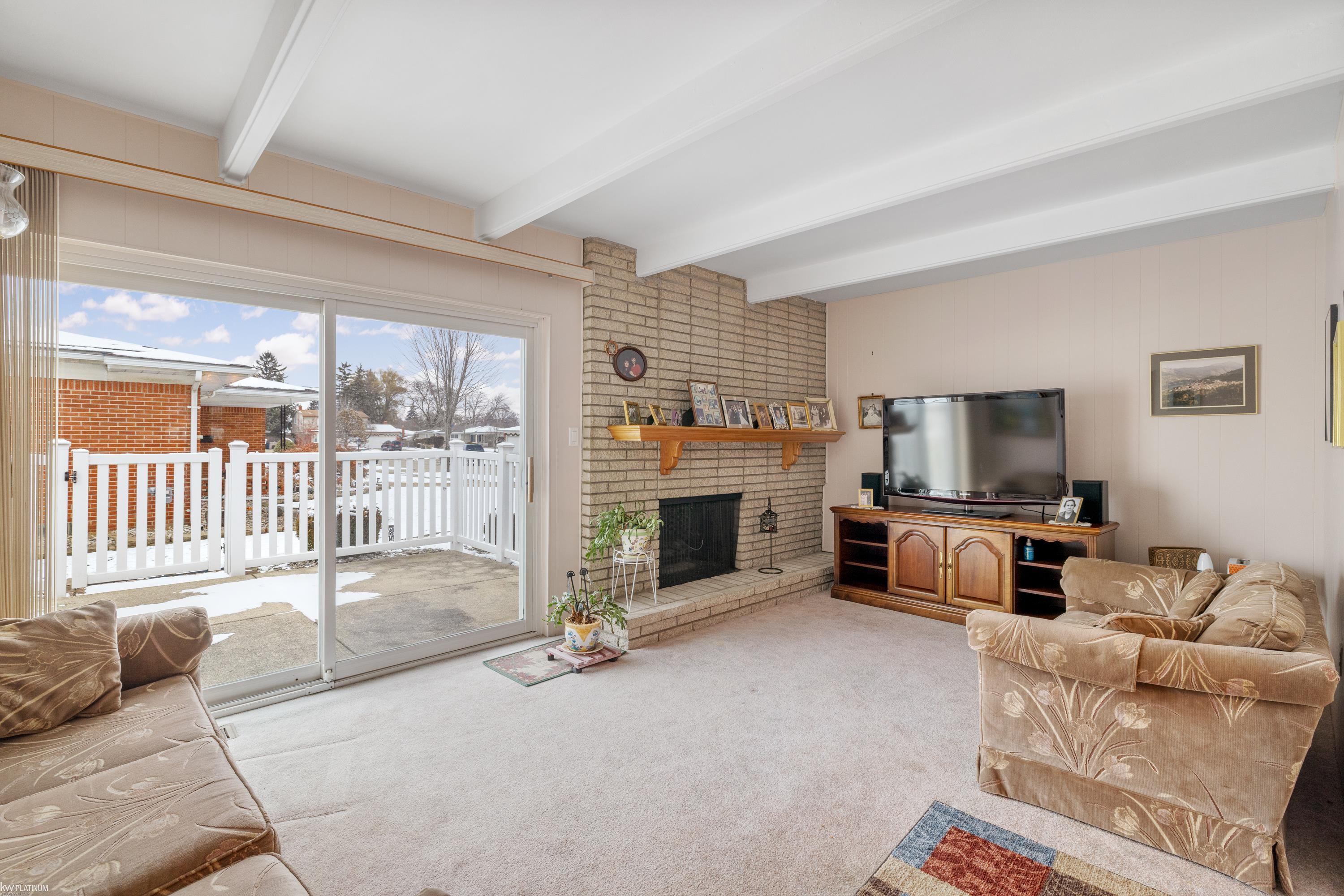 11357 Geoffry Drive Warren, MI 48093 - Photo 15 of 46 50195588-3e7b87b6-7461-451c-8b60-ae926c2b7cc9.JPG