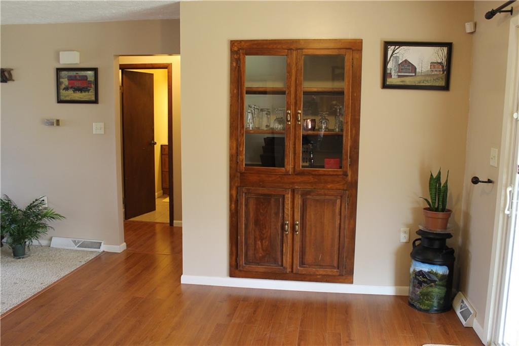 273 Hockey Road Tarrs, PA 15688 - Photo 6 of 17 dining area