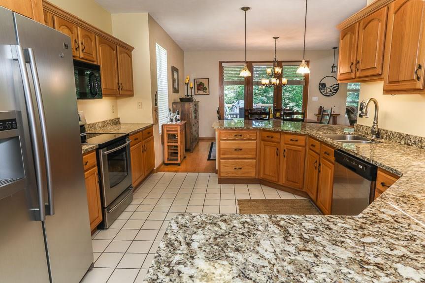 2405 South Ridge Lane Hidden Valley, PA 15502 - Photo 9 of 25 Gallery Image 9