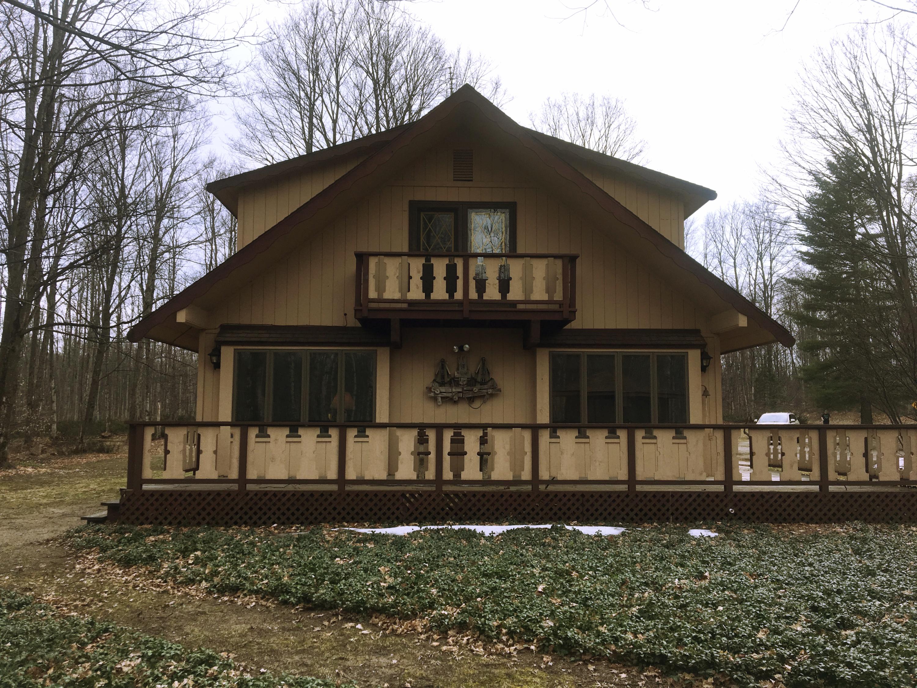 1611 Camp 10 Road Gaylord, MI 49735 - Photo 7 of 36 Gallery Image 7