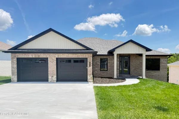 $499,900 | 735 Sardonyx Drive, Jefferson City, MO 65109