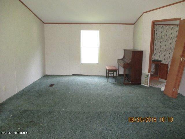 224 Driver Road Middlesex, NC 27557 - Photo 5 of 10 224 Driver master bdrm