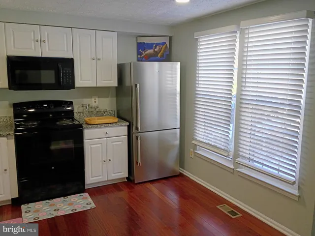 $2,900 | 7445 Aspenpark Road, Lorton, VA 22079