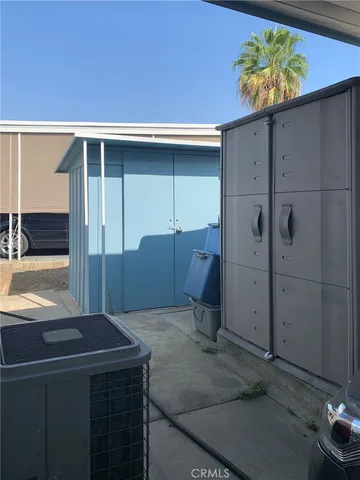 a view of an outdoor space