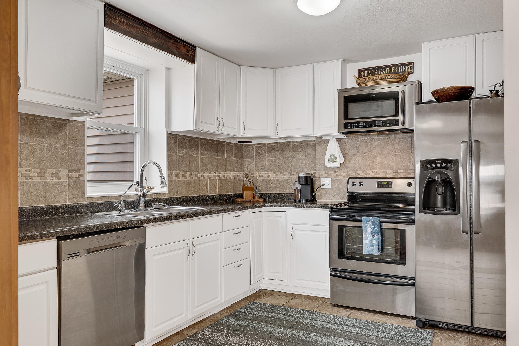 W7671 County Rd ZB Onalaska, WI 54650 - Photo 16 of 36 Kitchen