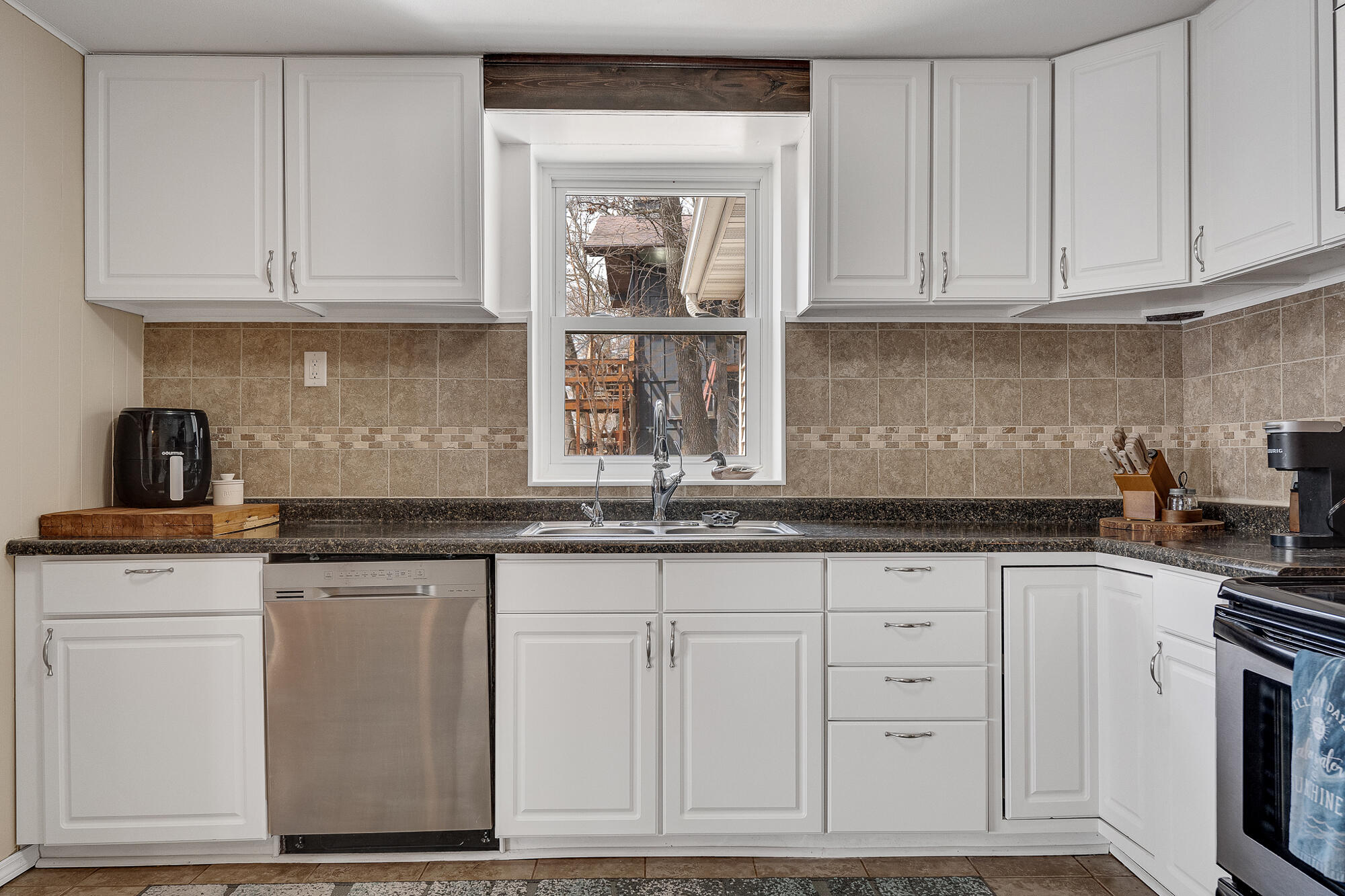 W7671 County Rd ZB Onalaska, WI 54650 - Photo 18 of 36 Kitchen