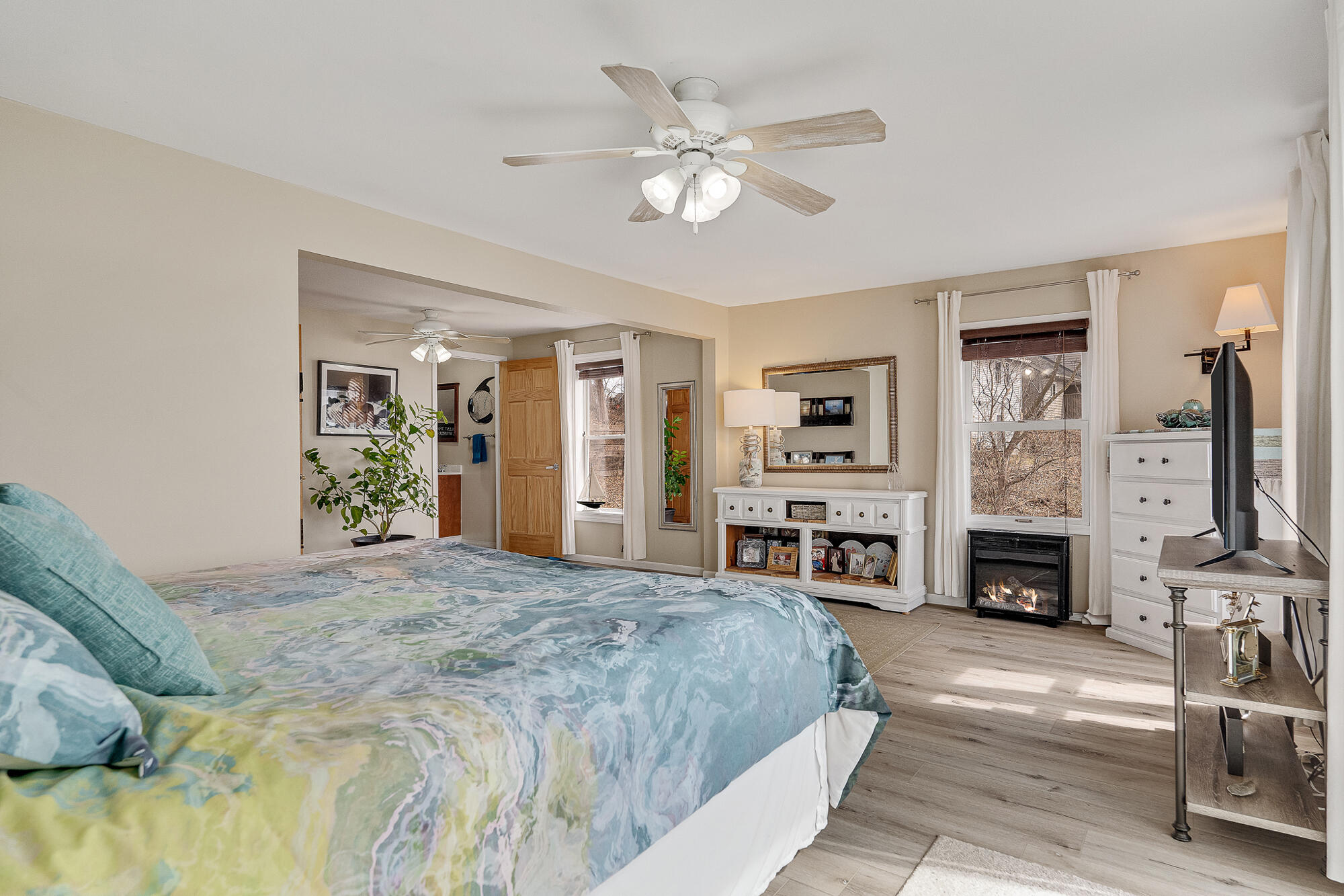 W7671 County Rd ZB Onalaska, WI 54650 - Photo 20 of 36 Primary Bedroom