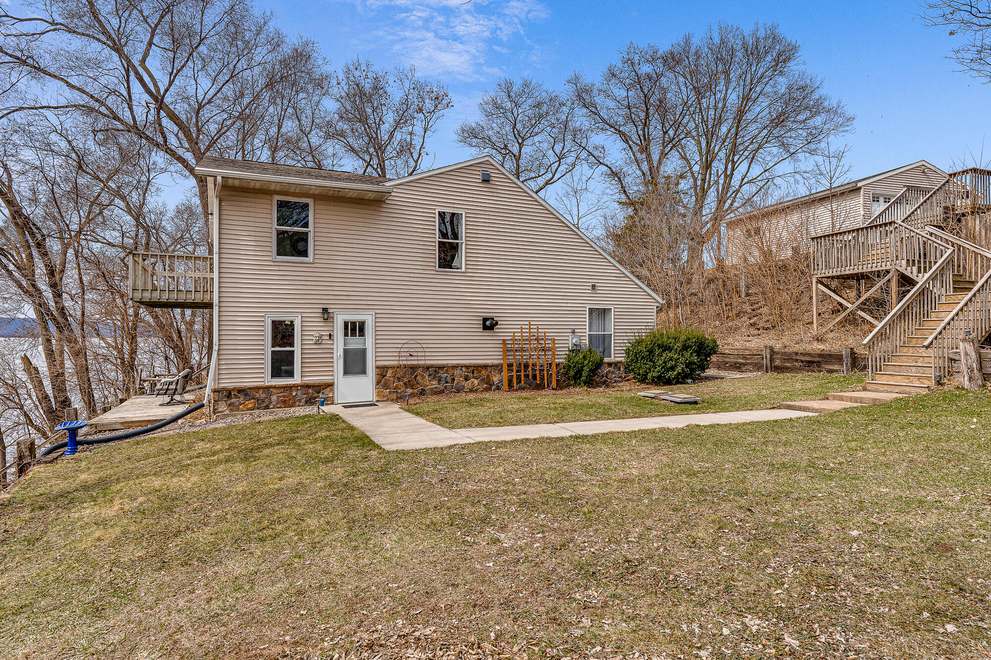 W7671 County Rd ZB Onalaska, WI 54650 - Photo 2 of 36 Exterior