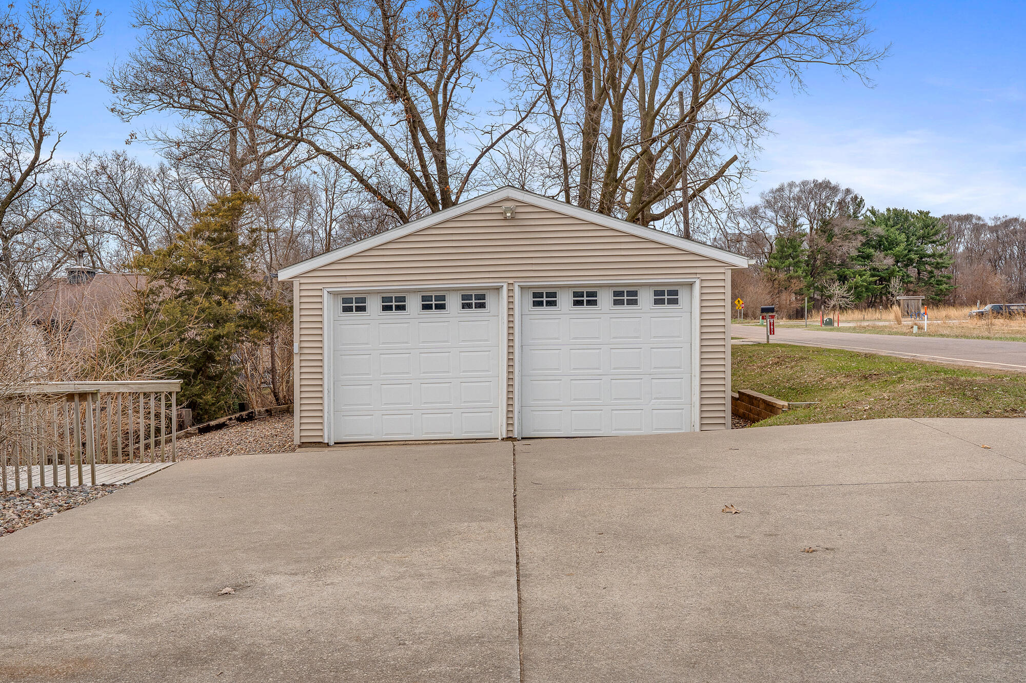 W7671 County Rd ZB Onalaska, WI 54650 - Photo 4 of 36 Garage