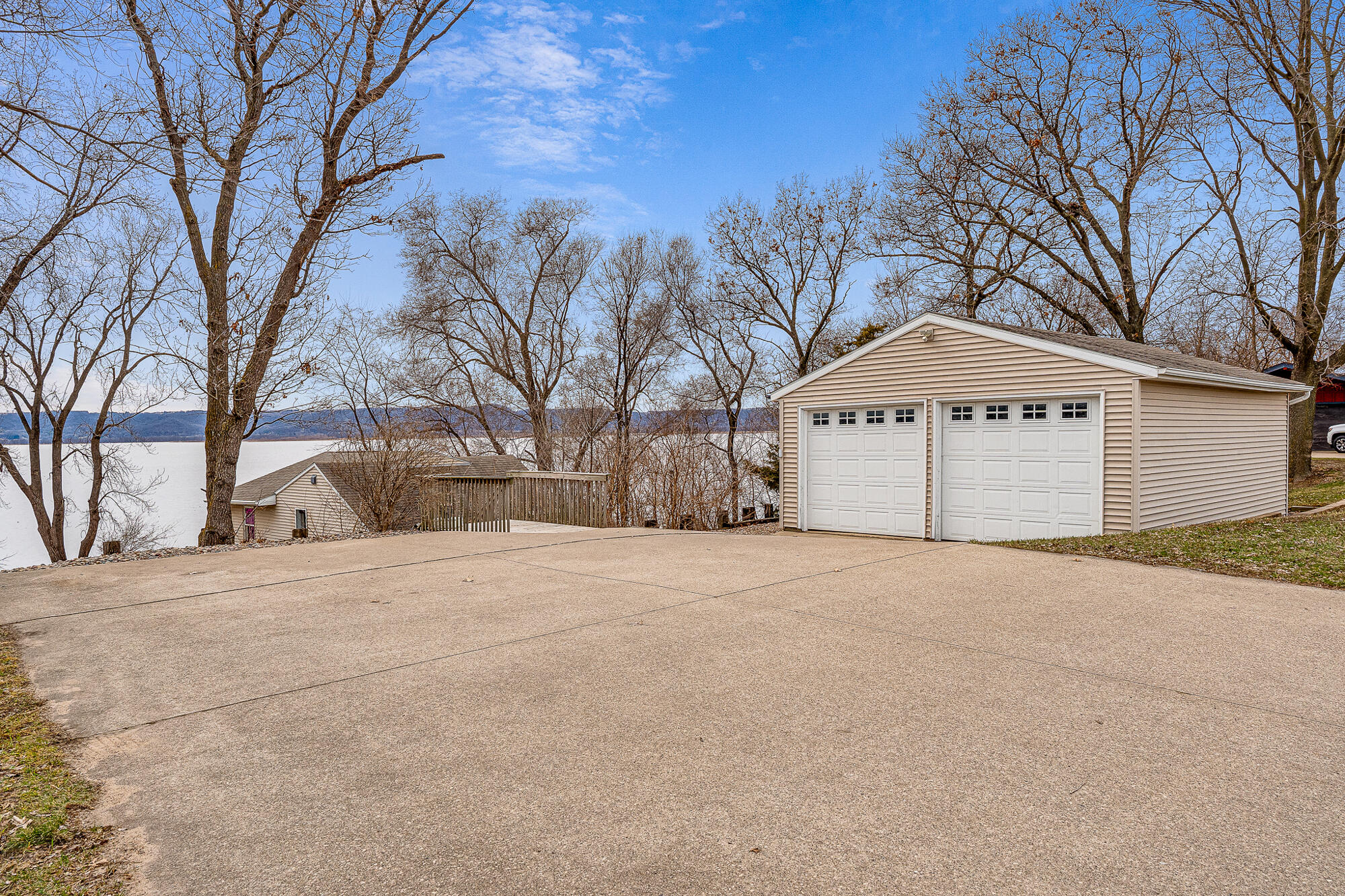 W7671 County Rd ZB Onalaska, WI 54650 - Photo 5 of 36 Garage