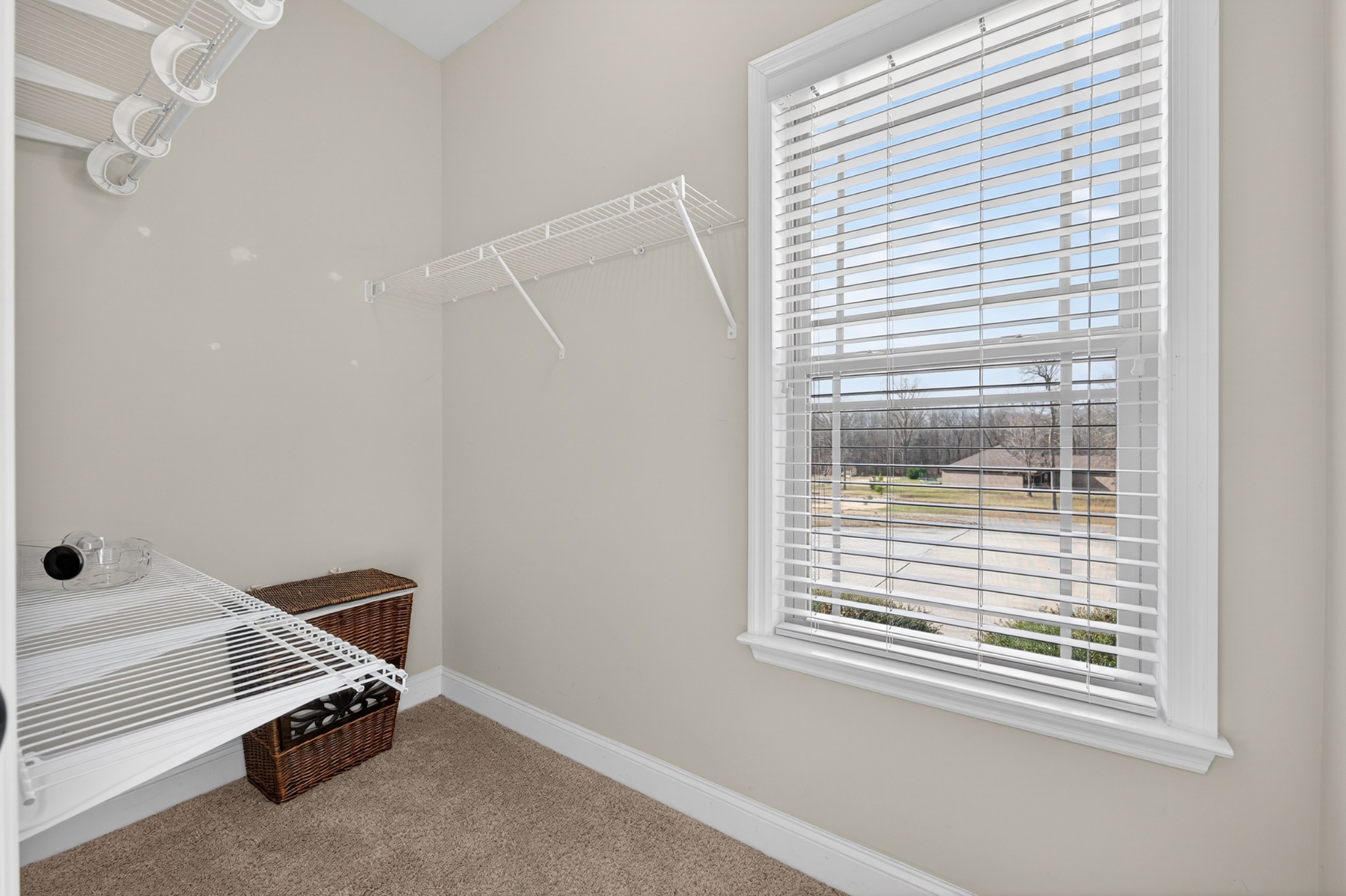 25 Knotting Hill Road Fayetteville, TN 37334 - Photo 29 of 49 a room with windows
