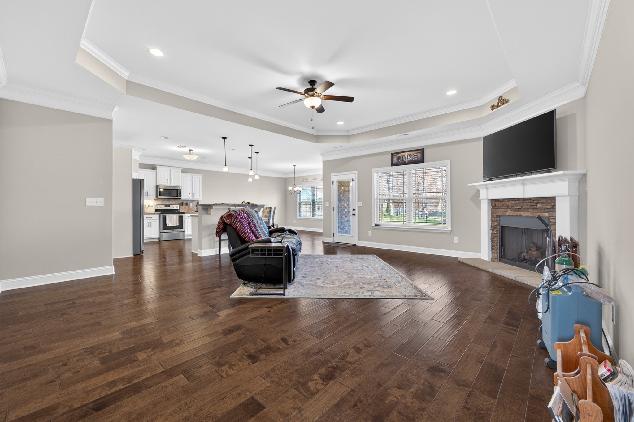 25 Knotting Hill Road Fayetteville, TN 37334 - Photo 9 of 49 a living room with furniture or fireplace and a flat screen tv