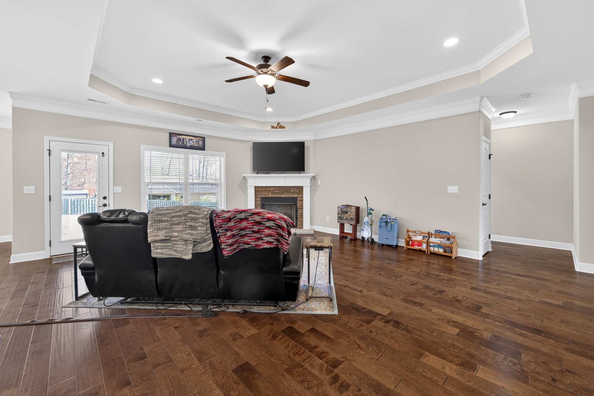 25 Knotting Hill Road Fayetteville, TN 37334 - Photo 10 of 49 a living room with furniture and a fireplace